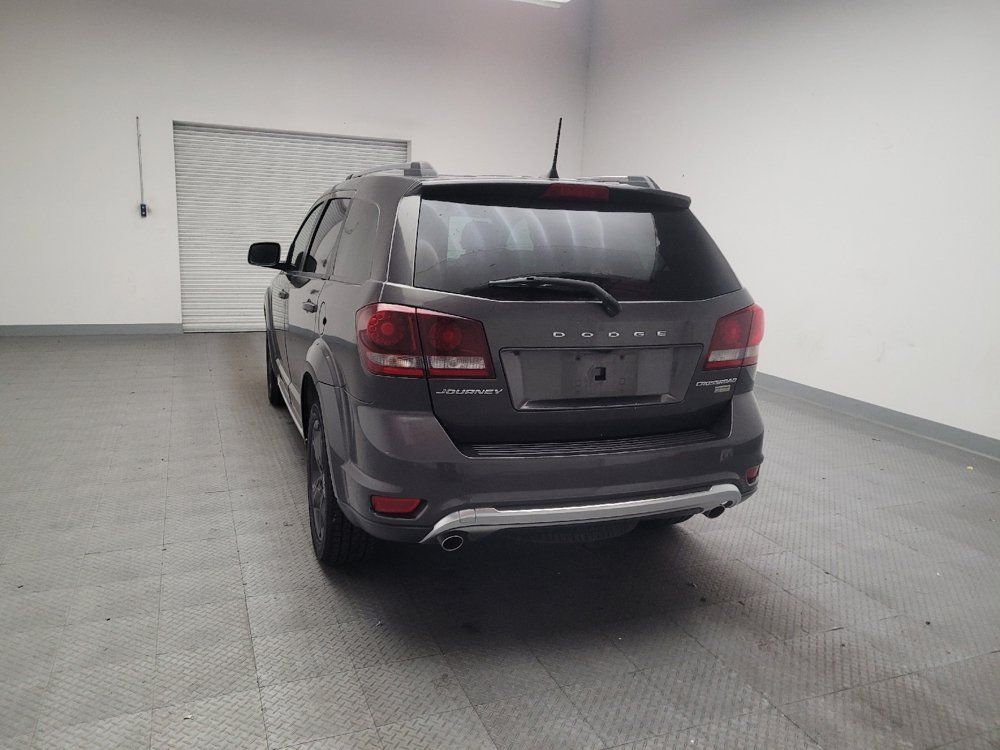 Used 2019 Dodge Journey Crossroad FWD image 6