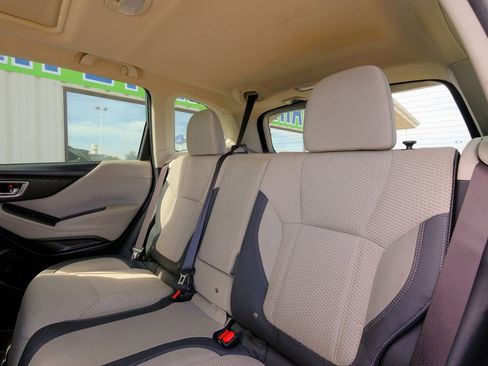 Used 2024 Subaru Forester Premium image 31