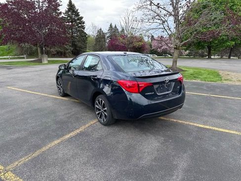 Used 2018 Toyota Corolla SE w/ SE Premium Package FWD image 5