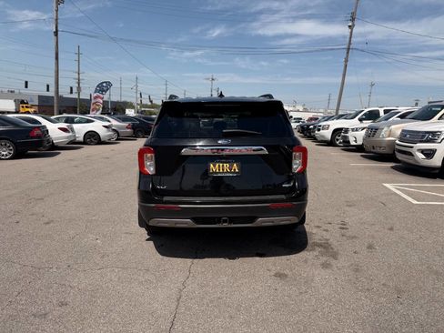 Used 2020 Ford Explorer XLT w/ Equipment Group 202A image 7