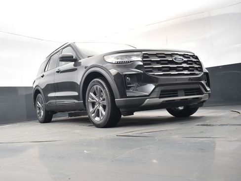 New 2026 Ford Explorer Active w/ Active Comfort Package image 19