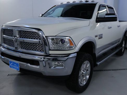 Used 2018 RAM 2500 Laramie image 3