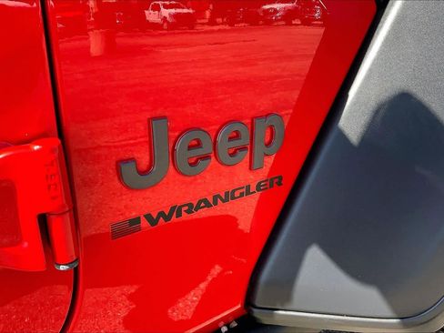 Used 2024 Jeep Wrangler Unlimited Rubicon AWD/4WD image 30