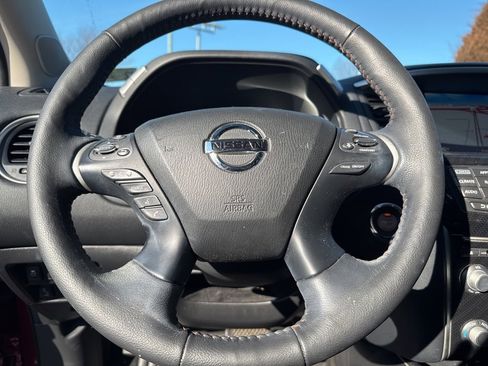 Used 2020 Nissan Pathfinder SL image 7