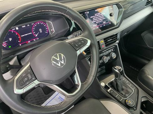 Used 2022 Volkswagen Taos SEL AWD/4WD image 32