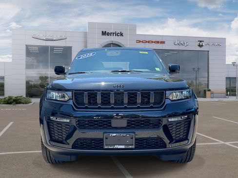 Used 2026 Jeep Grand Cherokee Limited w/ Limited Altitude Package AWD/4WD image 3