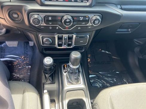 Used 2023 Jeep Wrangler Sahara image 14