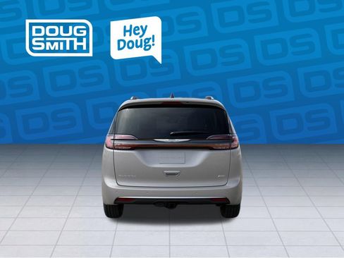 New 2026 Chrysler Pacifica Pinnacle image 7
