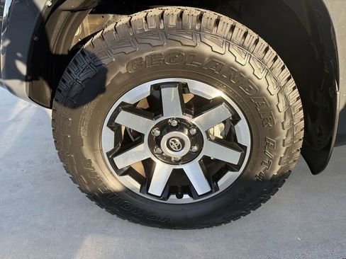 Certified 2024 Toyota 4Runner TRD Off-Road Premium w/ Moonroof Package AWD/4WD image 32