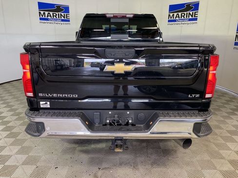Used 2024 Chevrolet Silverado 2500 LTZ w/ LTZ Convenience Package AWD/4WD image 17