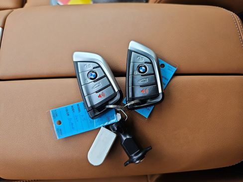 Used 2023 BMW X5 sDrive40i w/ Parking Assistance Package image 17