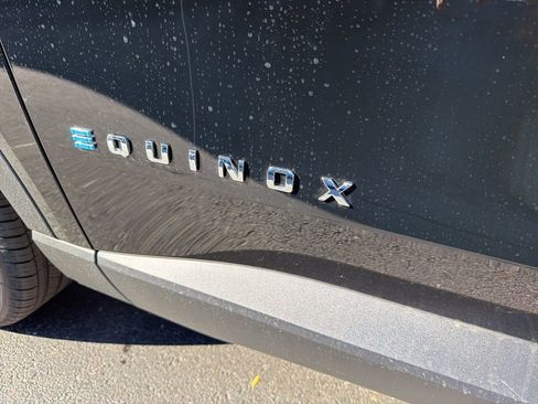 New 2026 Chevrolet Equinox EV LT image 40