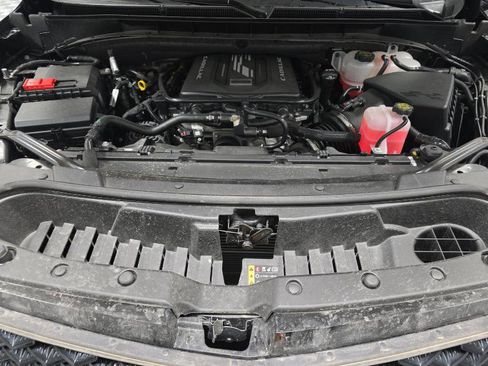 Used 2025 Cadillac Escalade V w/ LPO, ONYX Package image 6