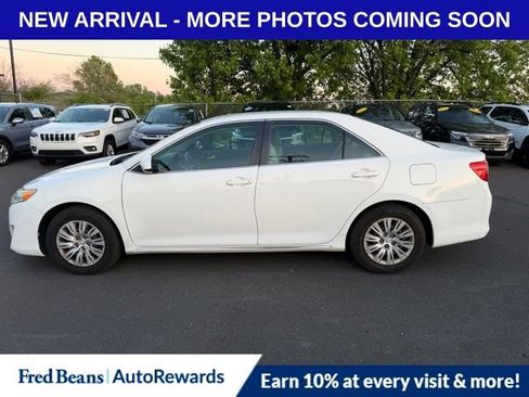 Used 2014 Toyota Camry LE FWD image 4