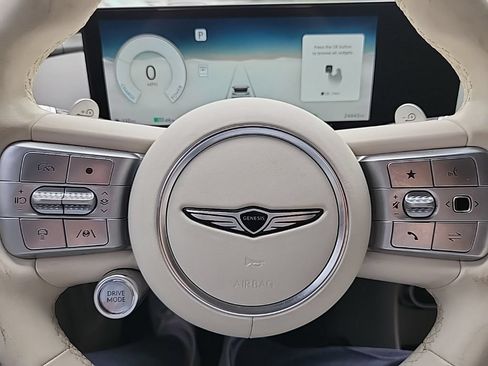 Used 2023 Genesis GV60 Advanced AWD/4WD image 9