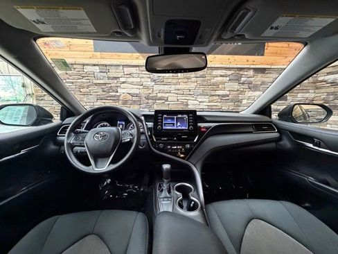Used 2022 Toyota Camry LE w/ Convenience Package FWD image 18