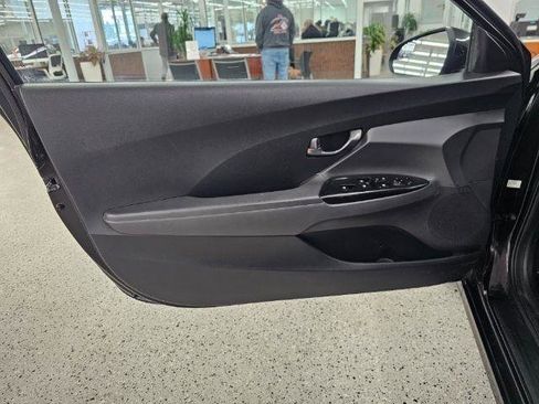 Used 2019 Hyundai Veloster 2.0 image 26