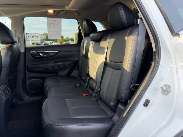 Used 2017 Nissan Rogue SL w/ SL Premium Package AWD/4WD image 16