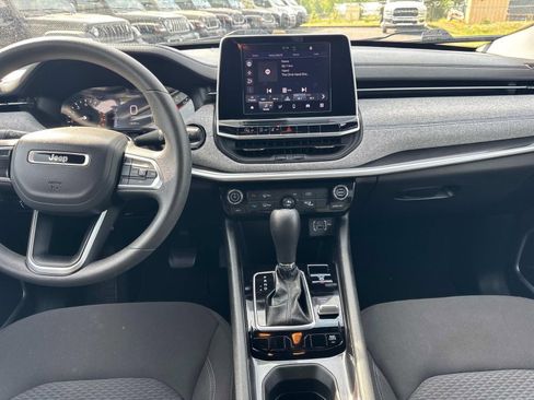 Used 2025 Jeep Compass Sport AWD/4WD image 19