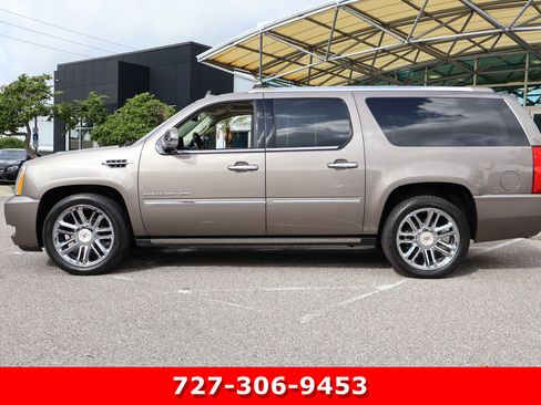 Used 2013 Cadillac Escalade ESV Platinum RWD image 6