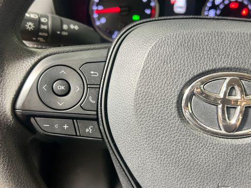 Used 2020 Toyota RAV4 XLE w/ Convenience Package image 18