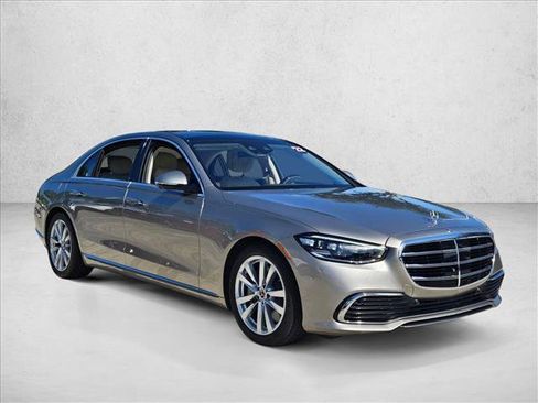 Used 2022 Mercedes-Benz S 500 4MATIC image 3