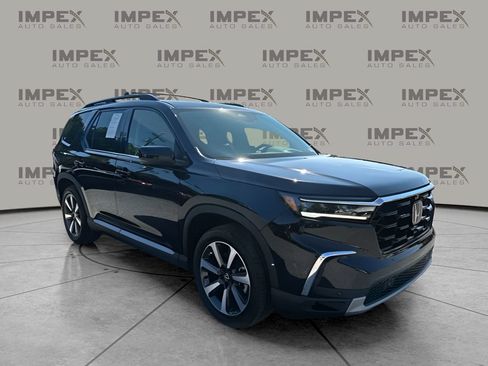 Used 2025 Honda Pilot Elite image 7