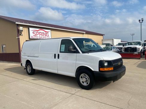 Used 2014 Chevrolet Express 3500 Extended RWD image 8