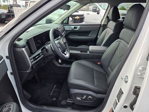 Used 2025 Hyundai Santa Fe SEL FWD image 11