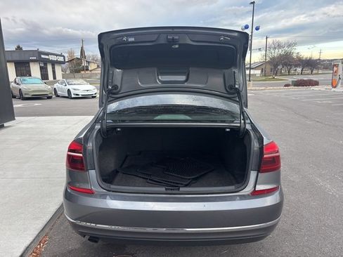 Used 2017 Volkswagen Passat 1.8T S image 7