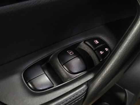 Used 2022 Nissan Rogue Sport SV image 27