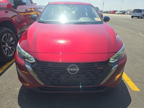Used 2024 Nissan Sentra SR FWD image 2
