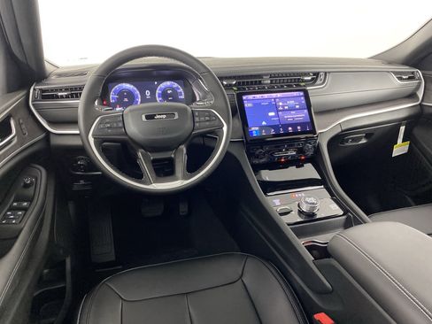 New 2025 Jeep Grand Cherokee L Limited w/ Black Appearance Package image 17