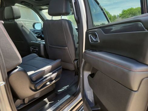 Used 2023 Chevrolet Suburban RST w/ Sport Performance Package AWD/4WD image 27
