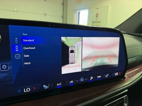 Used 2025 Chevrolet Traverse Z71 w/ Driver Confidence Package image 21