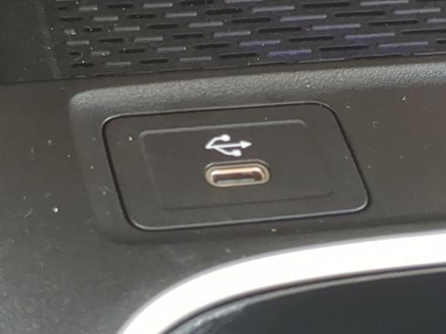 Used 2025 Mercedes-Benz CLA 250 image 9