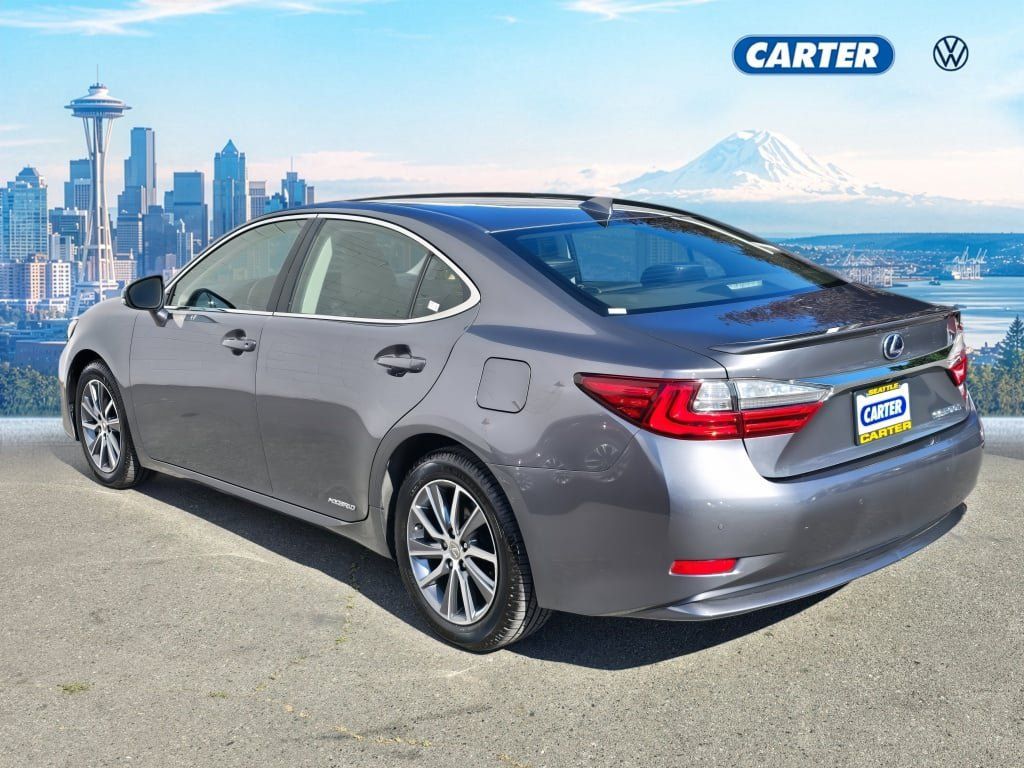 Used 2016 Lexus ES 300h w/ Navigation System Package FWD image 5