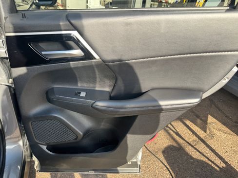 Used 2024 Mitsubishi Outlander SE FWD image 32