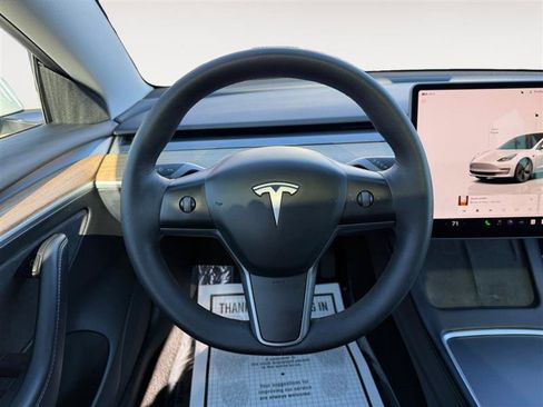 Used 2023 Tesla Model 3 Standard Range image 12
