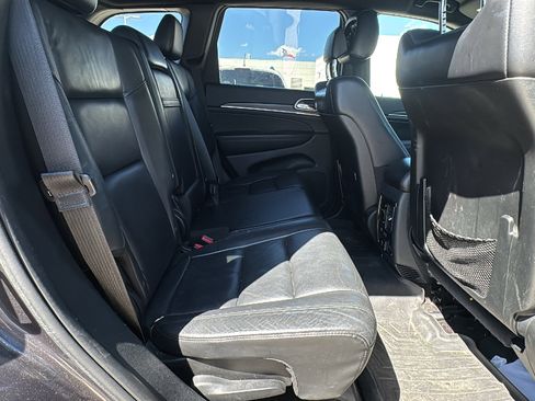 Used 2018 Jeep Grand Cherokee Limited image 25
