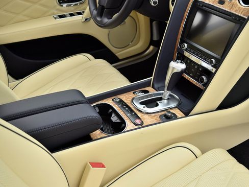 Used 2015 Bentley Flying Spur V8 AWD/4WD image 16