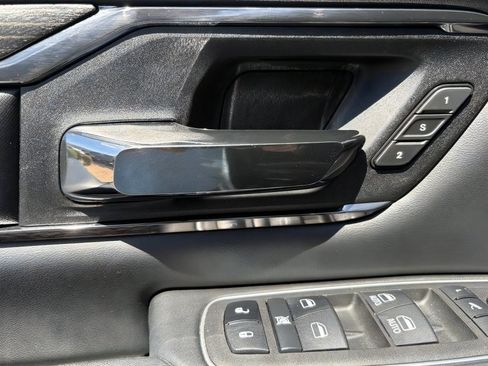 Used 2022 RAM 1500 Limited w/ Body Color Bumper Group AWD/4WD image 16