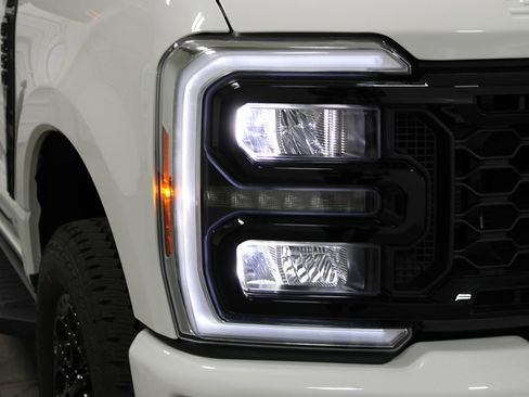 New 2026 Ford F250 Lariat w/ Black Appearance Package image 11