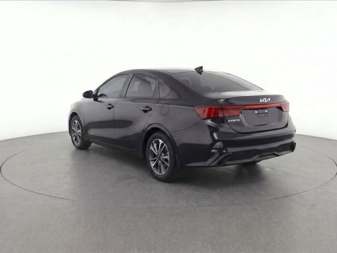 Used 2023 Kia Forte LXS w/ LXS Technology Package FWD image 4