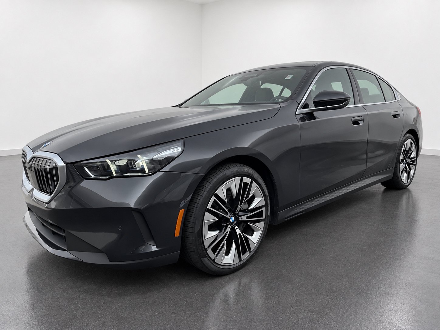 Used 2026 BMW 540i xDrive AWD/4WD image 2