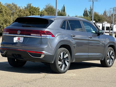 Used 2024 Volkswagen Atlas Cross Sport SE AWD/4WD image 4
