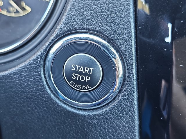 Used 2020 Nissan Rogue Sport SV w/ Technology Package FWD image 29