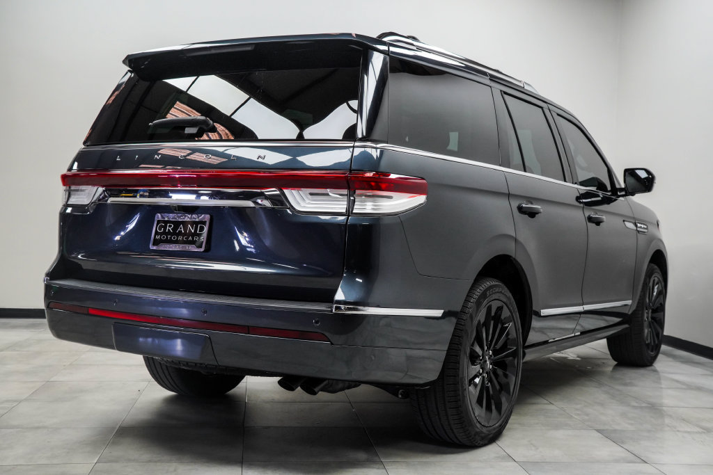 Used 2022 Lincoln Navigator Reserve AWD/4WD image 13