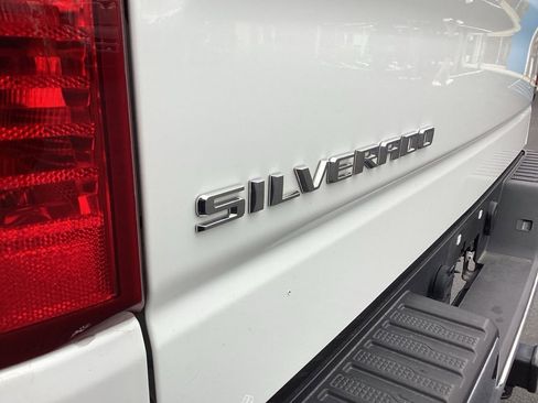 Used 2024 Chevrolet Silverado 1500 LT image 4