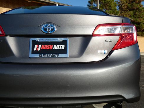 Used 2013 Toyota Camry LE image 9